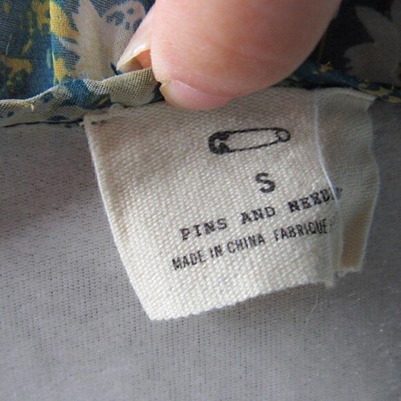 Pins & Needles Sheer BohoFloral Top - Picture 5 of 6